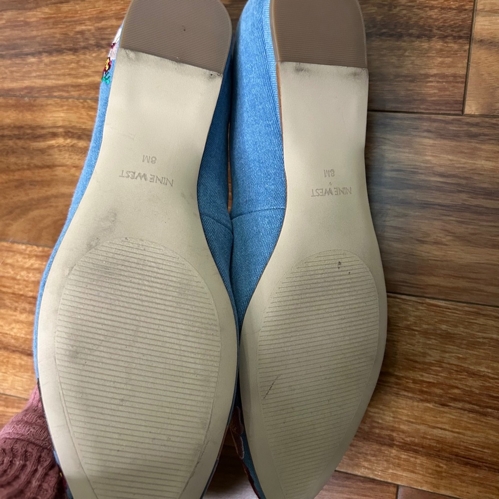 Nine West Suziella Blue Denim Embroidered Hummingbird‎ Floral Pointed Flats 8M - Picture 4 of 9